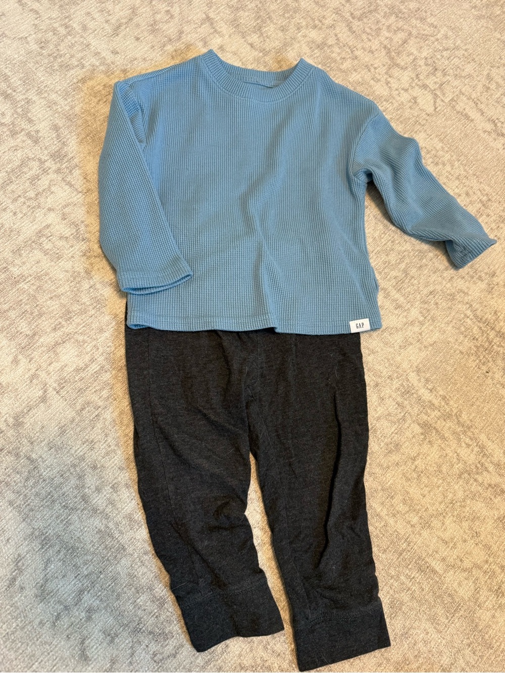 GAP Blue Knit Top with grey Leggings